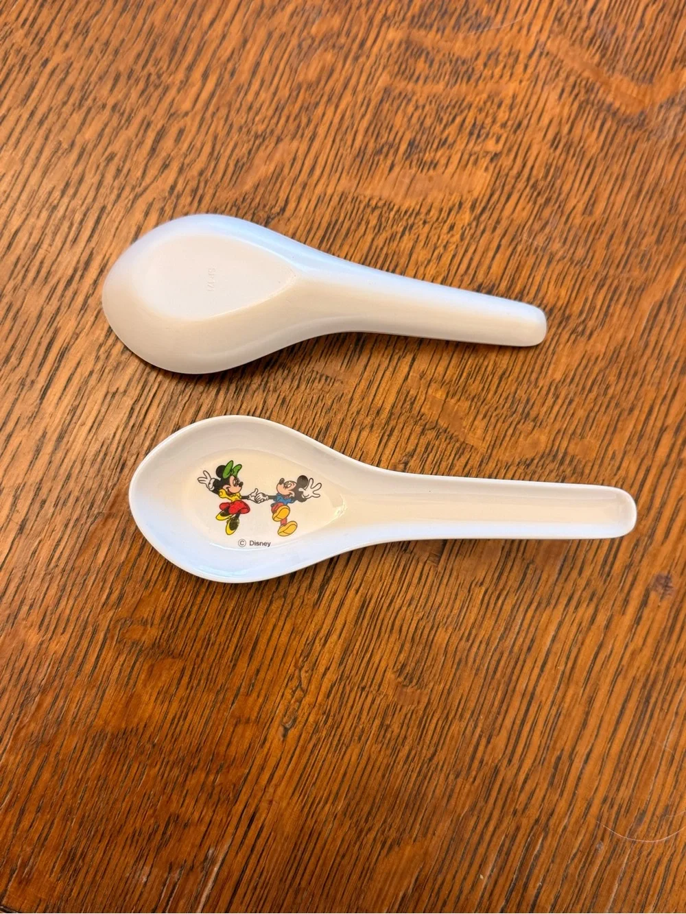 White Ramen Spoons with Disney’s Mickey & Minnie